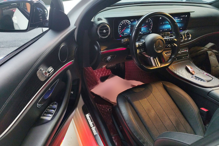 奔驰E级(进口) 2021款 E 260 时尚型运动版中控内饰7001