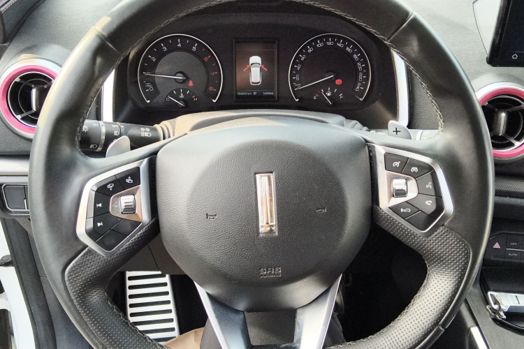 魏牌 VV5 2017款 2.0T 超豪型中控内饰13