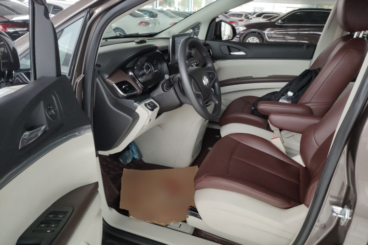 别克GL8 2021款 陆上公务舱 652T 舒适型中控内饰20