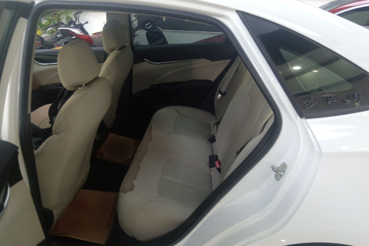 别克 英朗 2018款 15T 双离合进取型 国V中控内饰21