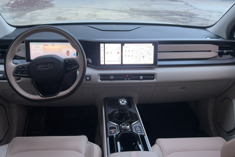 吉利汽车 吉利icon 2023款 1.5TD 巧克力醇巧版中控内饰7003