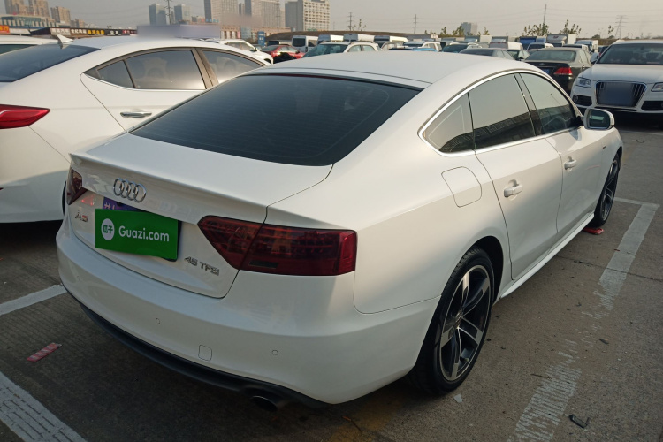 奥迪A5 2016款 改款 Sportback 45 TFSI 舒适型车身外观7