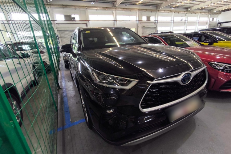 丰田 汉兰达 2023款 2.5L智能电混双擎两驱尊贵版 7座车身外观3