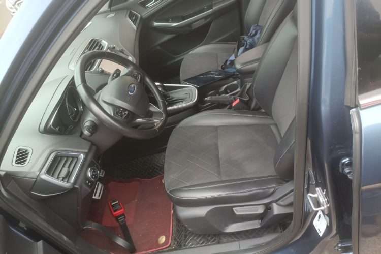 福特 福睿斯 2019款 改款 1.5L 自动悦享型 国VI中控内饰19