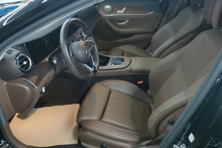 奔驰E级 2023款 E 260 L局部细节19