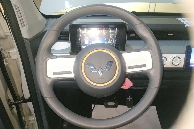 五菱汽车 宏光MINIEV 2022款 GAMEBOY 200km 玩咖款 磷酸铁锂局部细节13