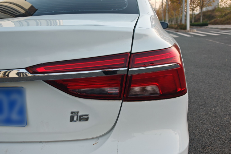 荣威i6 2018款 20T 自动旗舰版车身外观6006