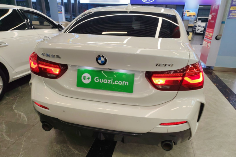 宝马1系 2023款 120i M运动曜熠版车身外观6004