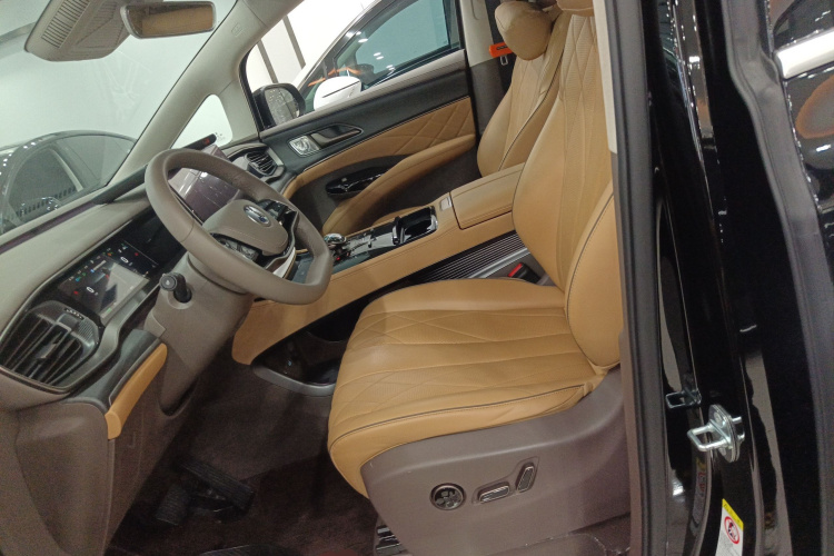 腾势D9 2024款 DM-i 980 四驱尊荣型中控内饰19