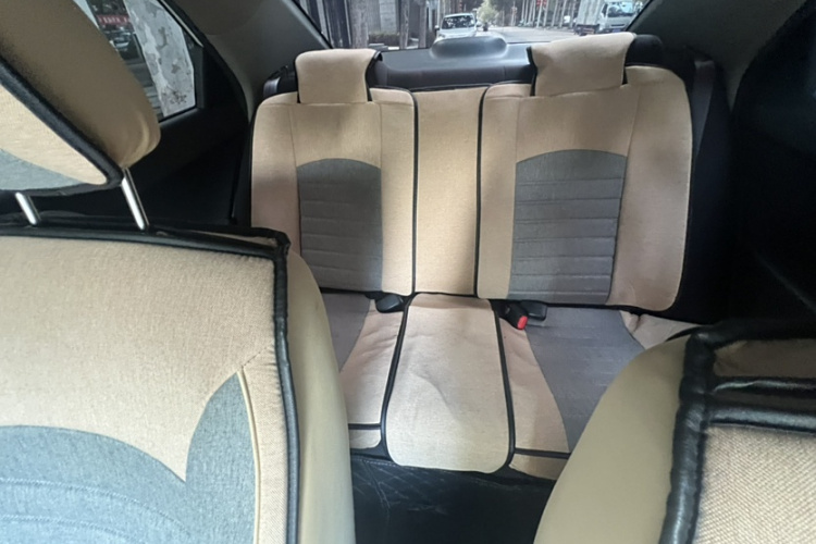 起亚 福瑞迪 2014款 1.6L MT GL中控内饰7007