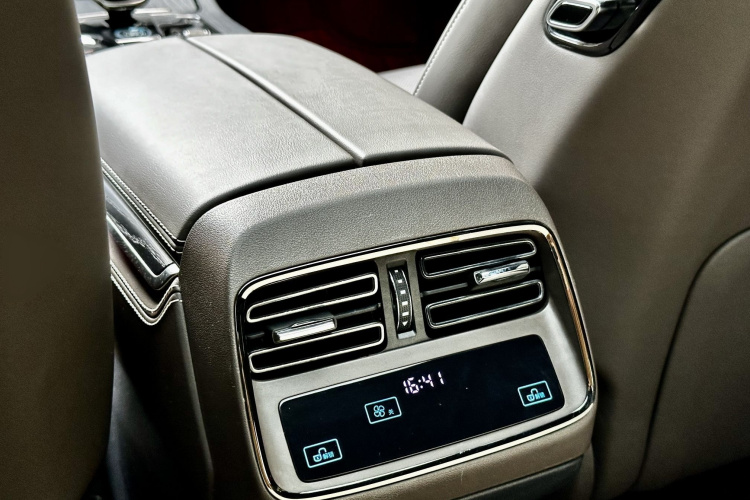 比亚迪 汉 2022款 EV 创世版 715KM前驱旗舰型中控内饰7009