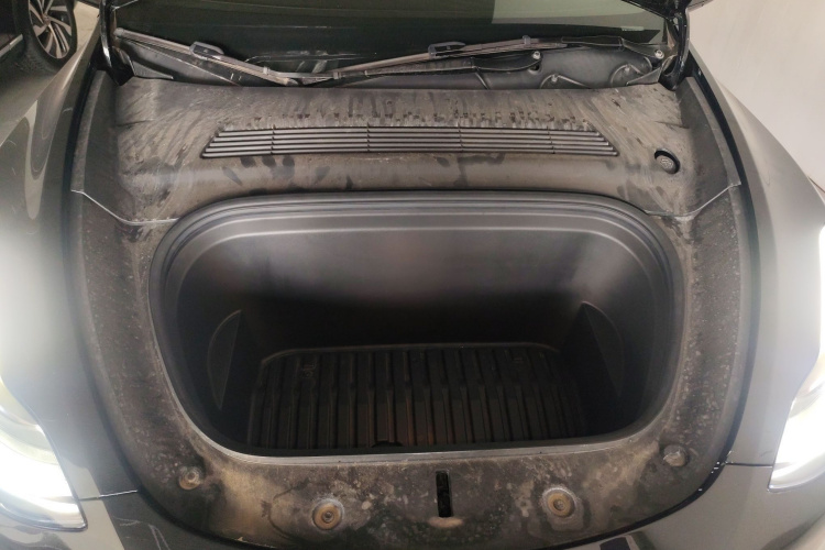 特斯拉 Model Y 2022款 后轮驱动版机舱底盘24