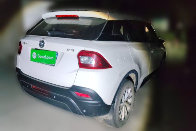 中华V3 2016款 1.5L 手动舒适型车身外观7