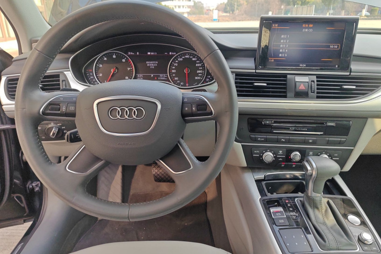 奥迪A6L 2015款 TFSI 百万纪念智领型中控内饰12