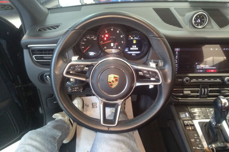 保时捷 2020款 Macan 2.0T中控内饰13