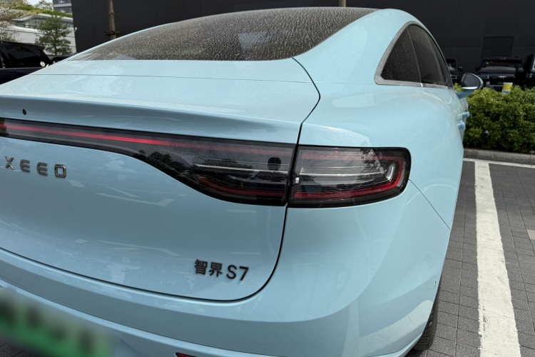 鸿蒙智行 智界S7 2025款 785km Ultra车身外观6004