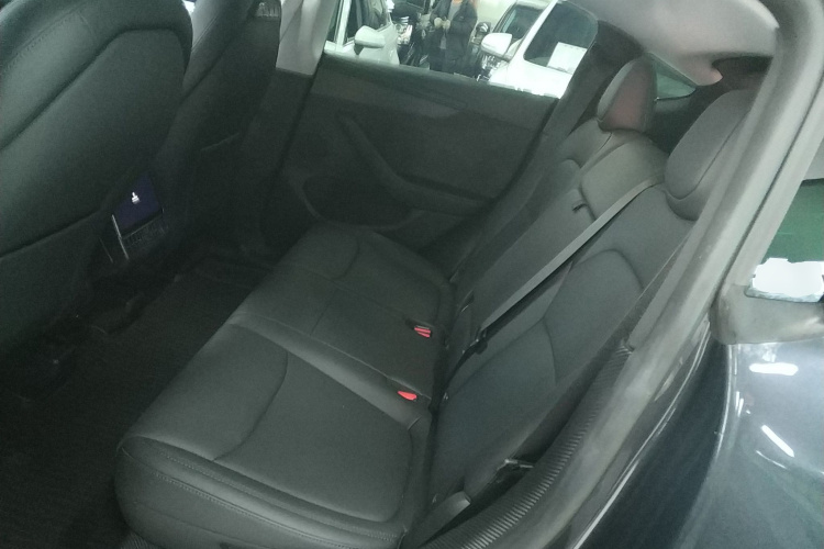 特斯拉 Model Y 2025款 长续航全轮驱动 首发版中控内饰21