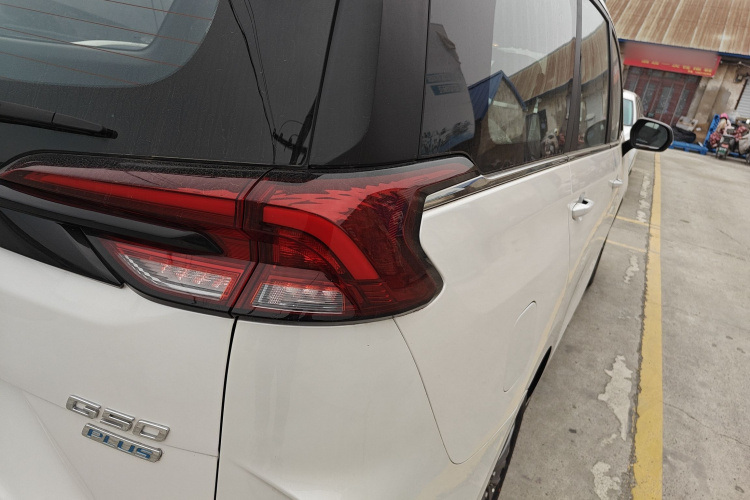 上汽大通MAXUS 大通G50 2024款 PLUS 1.5T 幸福推荐自动荣耀版车身外观6006