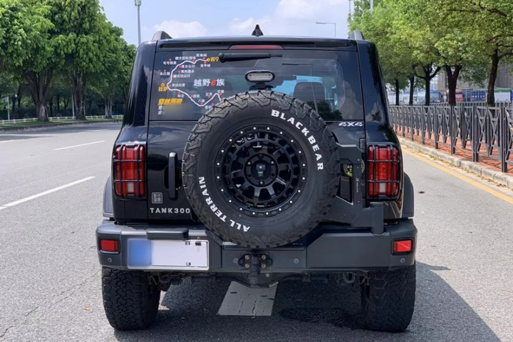 坦克300 2021款 越野版 2.0T 征服者车身外观6012