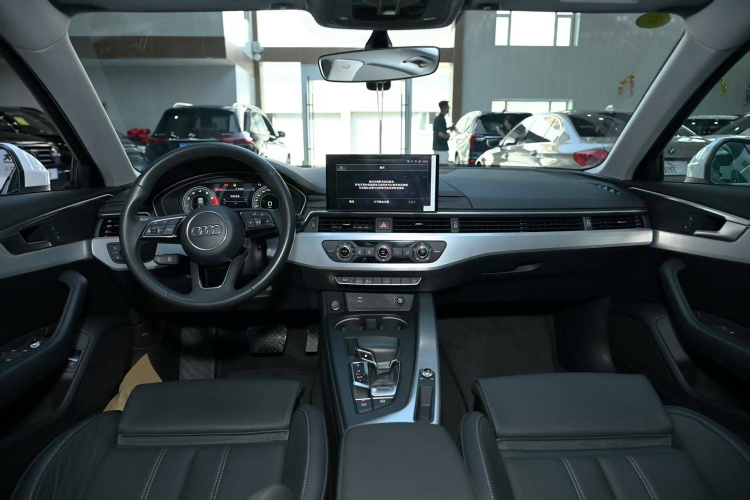 奥迪A4L 2020款 40 TFSI 时尚动感型中控内饰7001