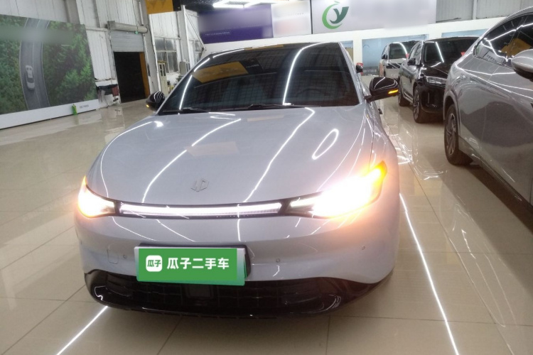 零跑汽车 零跑C01 2022款 后驱长续航版车身外观2