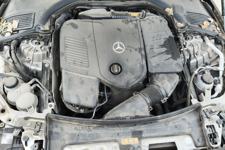 奔驰C级 2022款 改款 C 260 L 运动版局部细节24