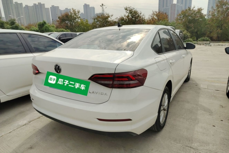 大众 朗逸 2022款 1.5L 自动风尚版车身外观7