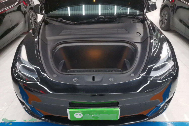 特斯拉 Model Y 2022款 Performance高性能全轮驱动版机舱底盘24