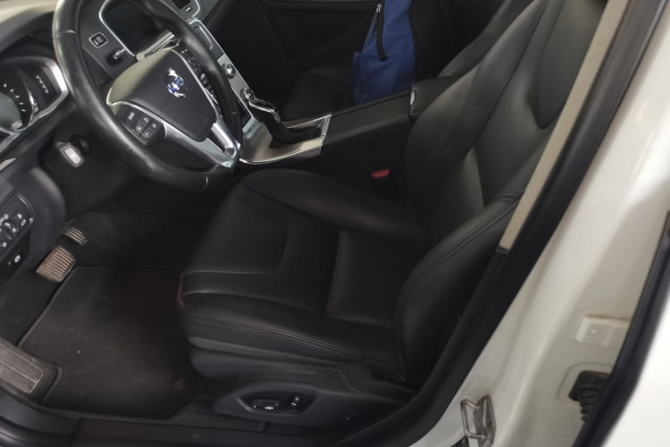 沃尔沃S60 2017款 S60L T4 智远版中控内饰19