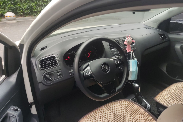 大众 Polo 2016款 1.6L 自动舒适型中控内饰7002