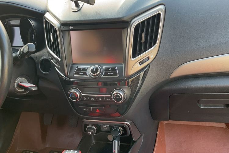 长安CS15 2016款 1.5L 手动豪华版局部细节16