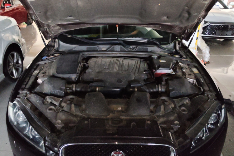 捷豹XF 2015款 XF 3.0 SC R-Sport 豪华版局部细节24