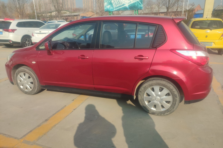 启辰R50 2014款 1.6L 手动精彩版车身外观4