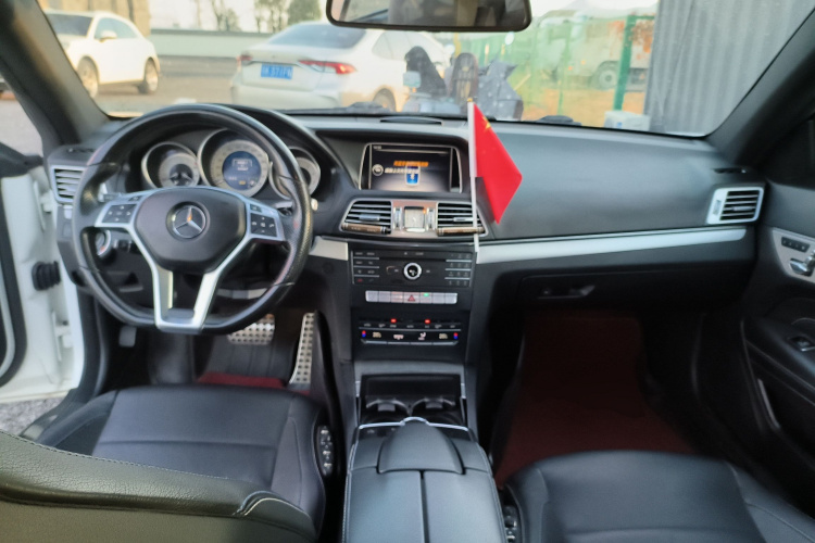 奔驰E级(进口) 2016款 E 200 轿跑车 灵动版中控内饰12