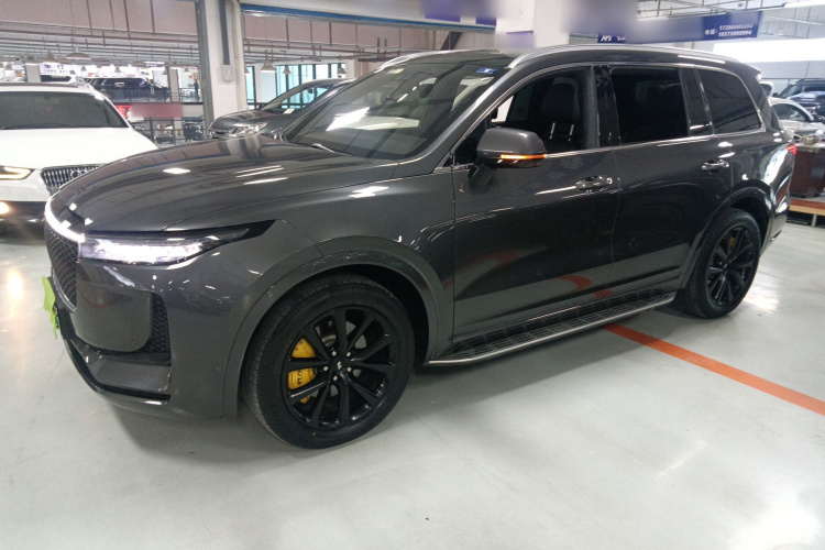 理想汽车 理想ONE 2021款 增程6座版车身外观4