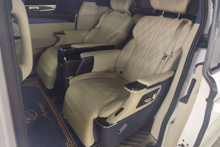 别克GL8 2021款 ES陆尊 653T 舒适型中控内饰7004