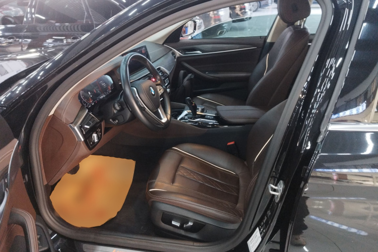 宝马5系 2020款 530Li xDrive 豪华套装中控内饰19