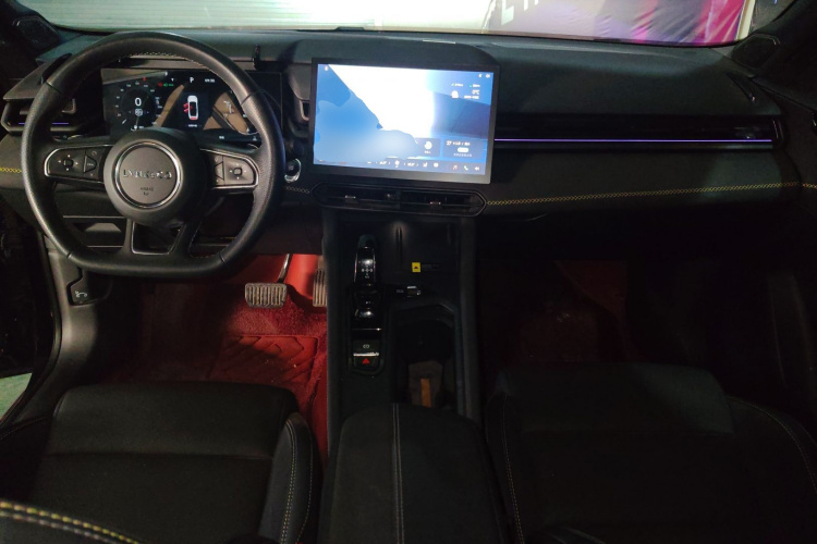 领克03 2023款 1.5TD DCT劲Pro中控内饰12