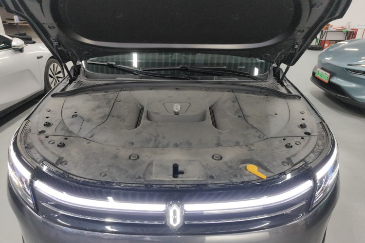 鸿蒙智行 问界M7 2024款 1.5T 后驱Plus版 5座机舱底盘24