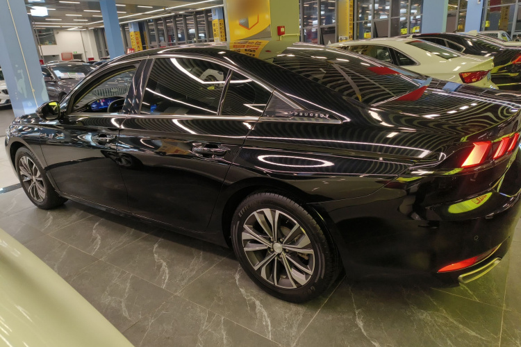 标致508 2022款 508L 360THP PureTech 驾趣版车身外观4