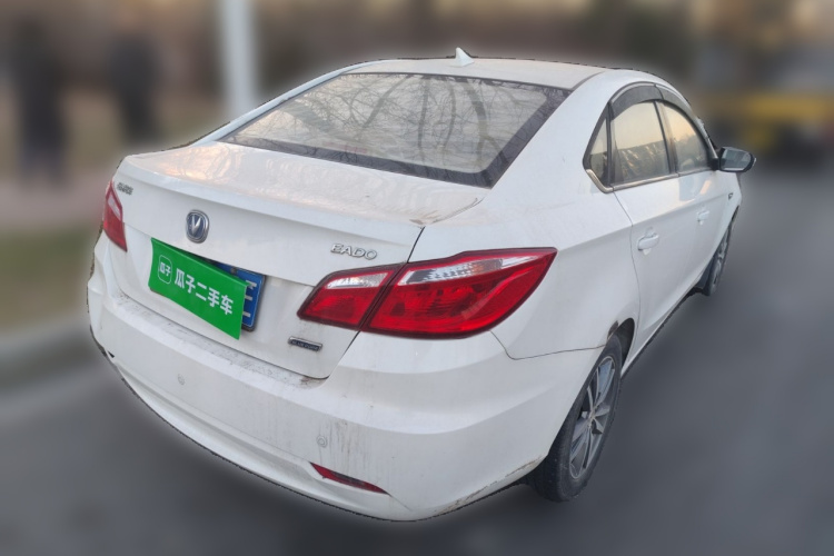 长安 逸动 2015款 1.6L 手动豪华型 国V车身外观7