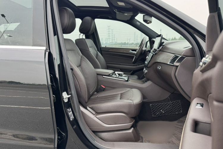 奔驰GLE 2015款 GLE 400 4MATIC中控内饰7002