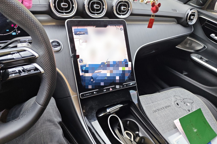 奔驰C级 2023款 C 260 L 皓夜运动版局部细节16