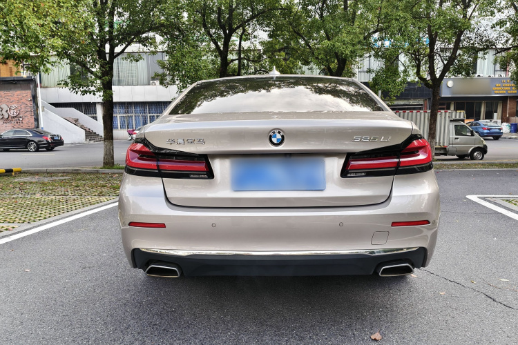 宝马5系 2022款 改款二 525Li 豪华套装车身外观6004