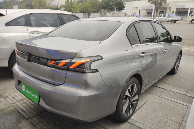 标致408 2022款 1.6T 追光版车身外观7