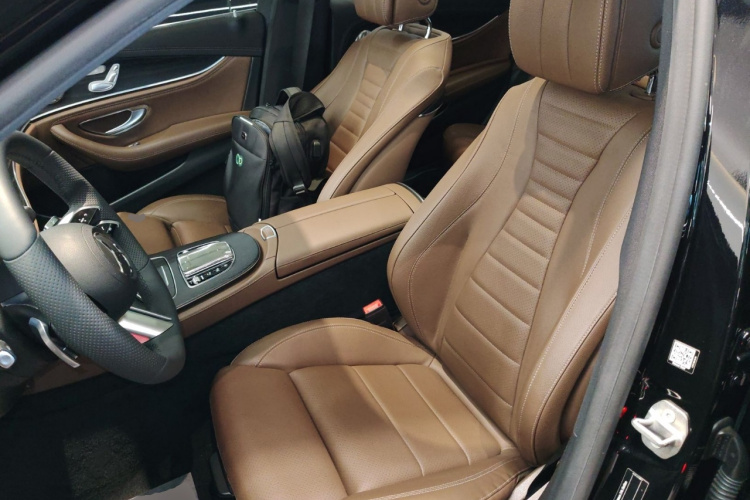 奔驰E级 2021款 改款 E 300 L 运动时尚型中控内饰19