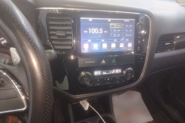 三菱 欧蓝德 2016款 2.4L 四驱精英版 5座局部细节16