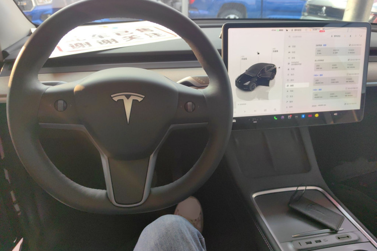 特斯拉 Model Y 2022款 改款 后轮驱动版中控内饰12
