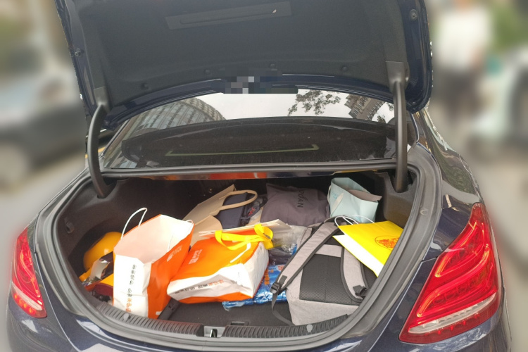 奔驰C级 2016款 C 200 L 运动型局部细节23