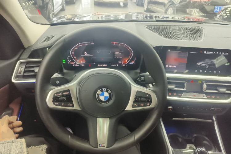 宝马3系 2022款 325Li M运动套装中控内饰13